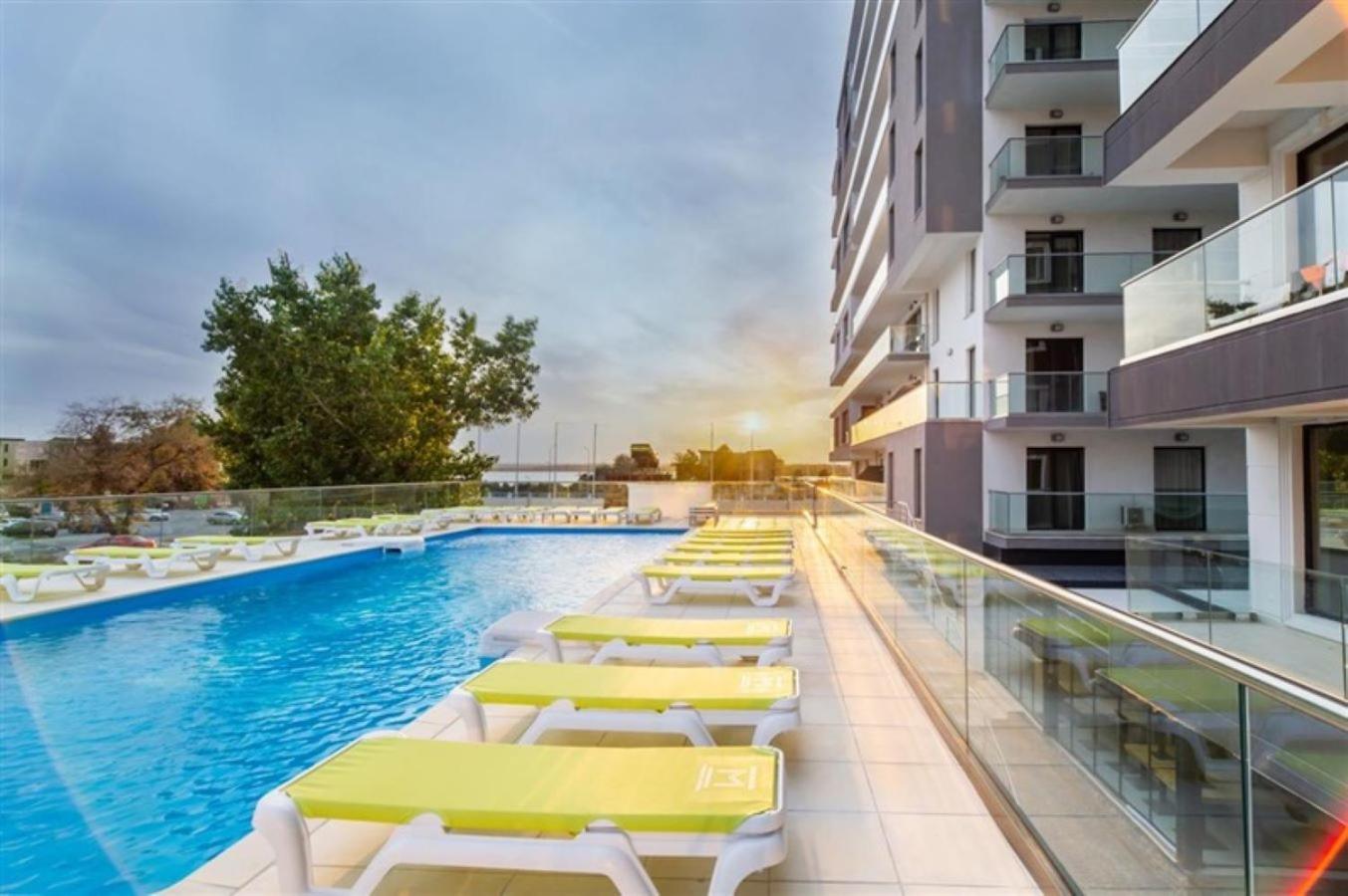 Mira Residence Apart & Penthouse Năvodari Eksteriør billede